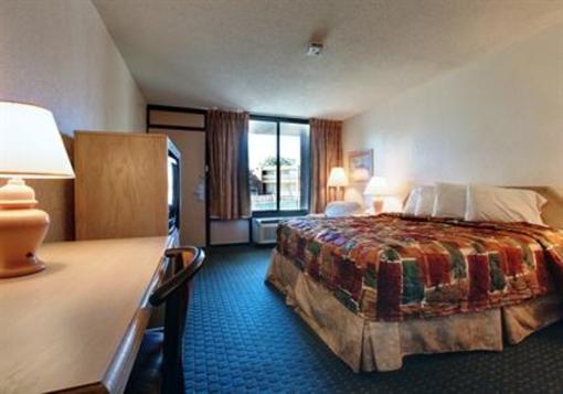 фото отеля Americas Best Value Inn & Suites Pensacola