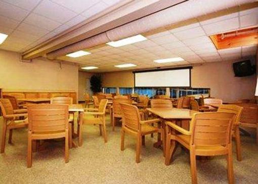 фото отеля Quality Inn & Suites Rainwater Park