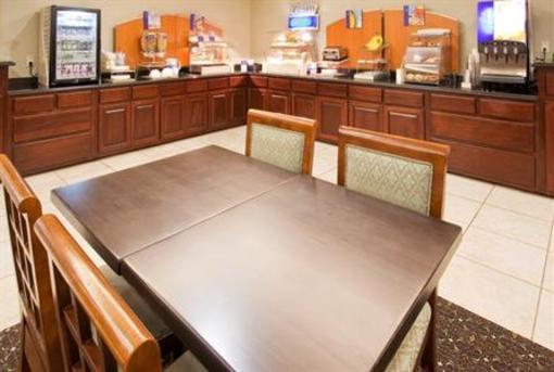 фото отеля Holiday Inn Express Hotel & Suites Seguin