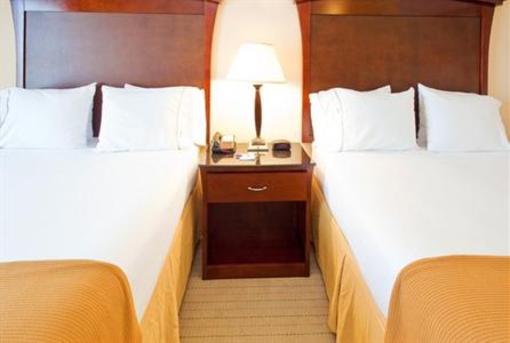 фото отеля Holiday Inn Express Hotel & Suites Seguin