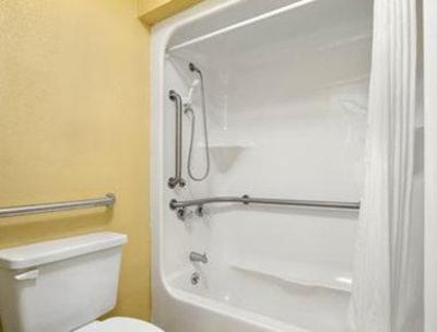 фото отеля Super 8 Motel Whites Creek Nashville