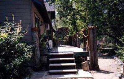 фото отеля Sequoia Riverfront Cabins