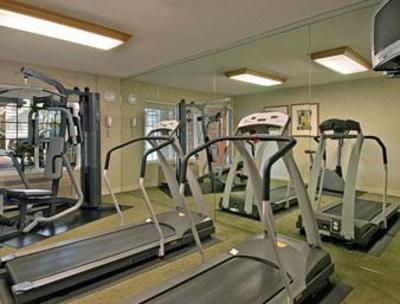фото отеля Ramada Inn & Suites Costa Mesa Newport Beach
