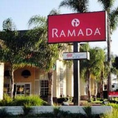 фото отеля Ramada Inn & Suites Costa Mesa Newport Beach