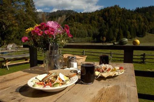 фото отеля Ferienhof Beim Waicher Hotel Ruhpolding