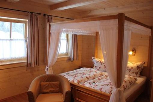 фото отеля Ferienhof Beim Waicher Hotel Ruhpolding