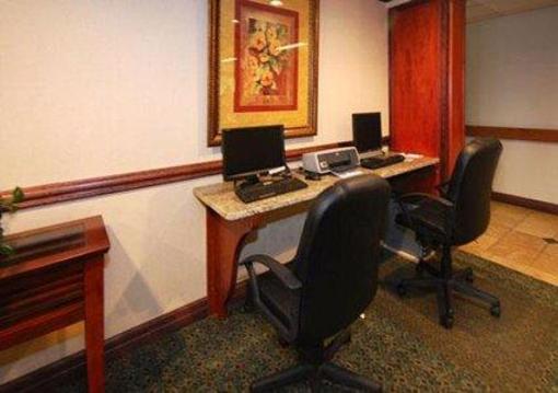 фото отеля Quality Inn & Suites Romulus