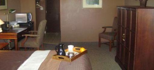 фото отеля Talbot Trail Inn & Suites