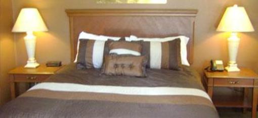 фото отеля Talbot Trail Inn & Suites