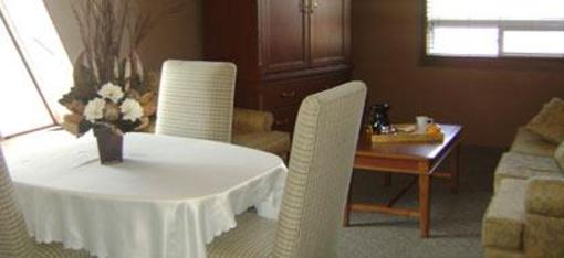 фото отеля Talbot Trail Inn & Suites
