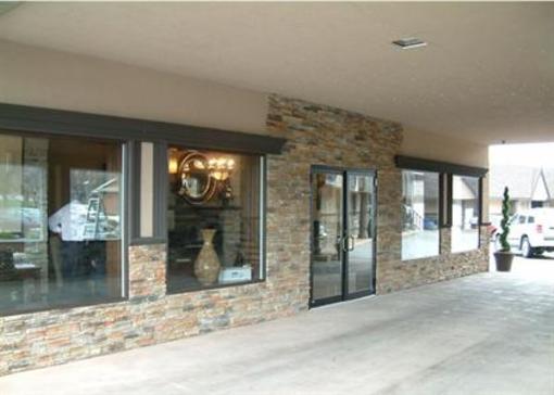 фото отеля Talbot Trail Inn & Suites