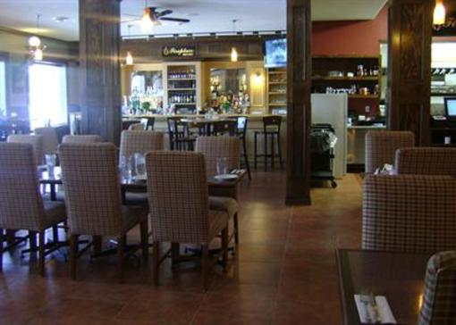фото отеля Talbot Trail Inn & Suites