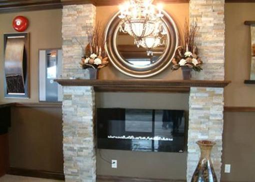 фото отеля Talbot Trail Inn & Suites