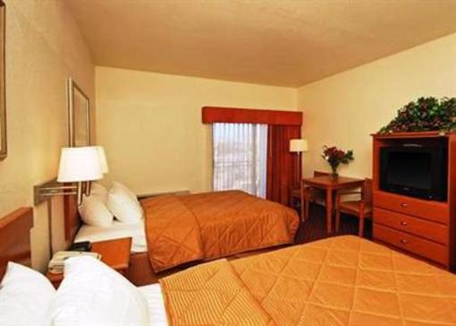 фото отеля Comfort Inn West