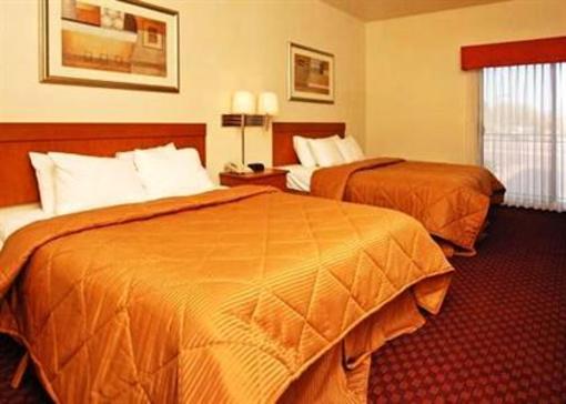 фото отеля Comfort Inn West