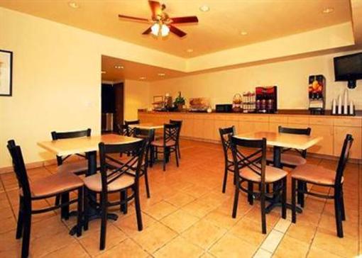 фото отеля Comfort Inn West