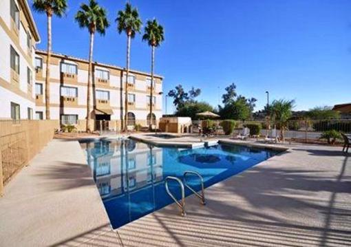 фото отеля Comfort Inn West