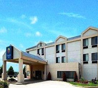 фото отеля Comfort Inn & Suites by Worlds of Fun