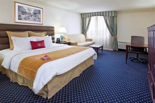 фото отеля Crowne Plaza Columbus North