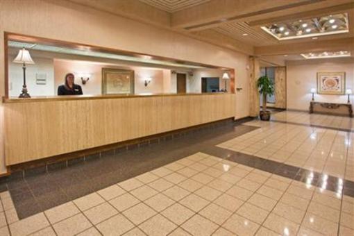 фото отеля Crowne Plaza Columbus North