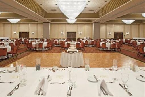 фото отеля Crowne Plaza Columbus North