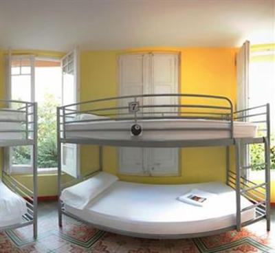 фото отеля Garden House Hostel Barcelona