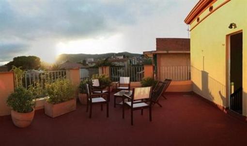 фото отеля Garden House Hostel Barcelona