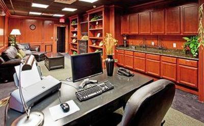 фото отеля Holiday Inn Express & Suites Wichita Airport