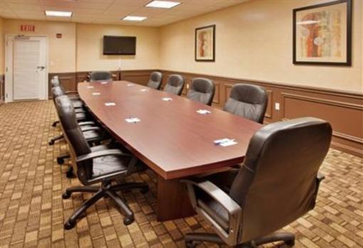 фото отеля Holiday Inn Express & Suites Wichita Airport