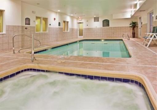 фото отеля Holiday Inn Express & Suites Wichita Airport