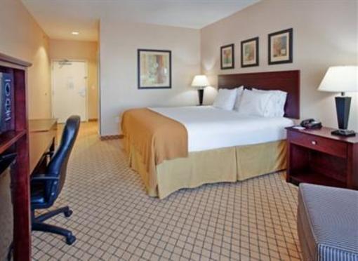 фото отеля Holiday Inn Express & Suites Wichita Airport