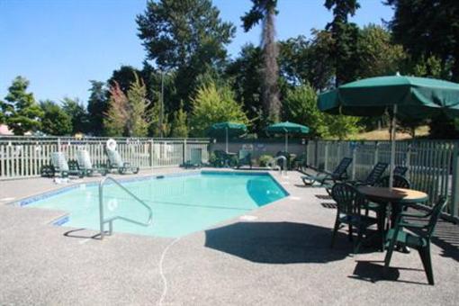 фото отеля Baymont Inn & Suites Kirkland