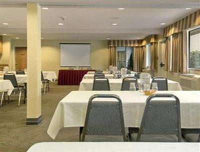 фото отеля Baymont Inn & Suites Kirkland