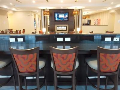фото отеля Holiday Inn Express Hotel & Suites Columbus - Easton