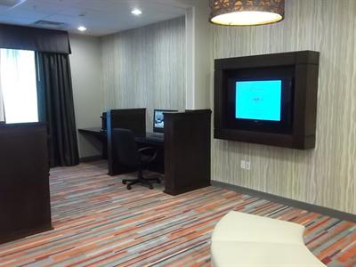 фото отеля Holiday Inn Express Hotel & Suites Columbus - Easton