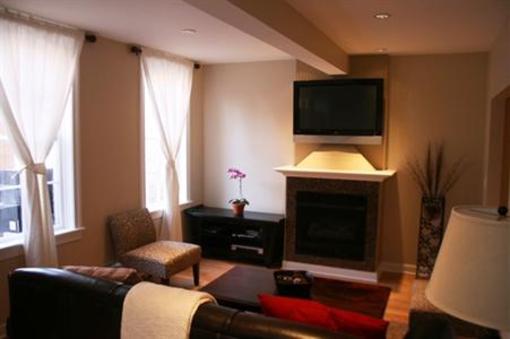 фото отеля Roscoe Village Guesthouse