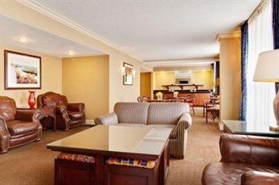 фото отеля Sheraton Suites Country Club Plaza