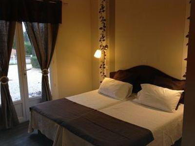 фото отеля Hotel Adelie Montagny-les-Beaune