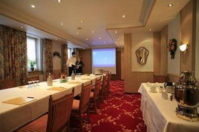 фото отеля Acht Linden Hotel