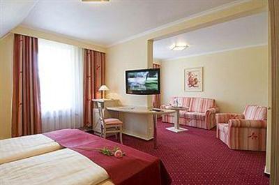 фото отеля Acht Linden Hotel