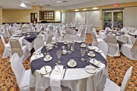 фото отеля Holiday Inn Cambridge City