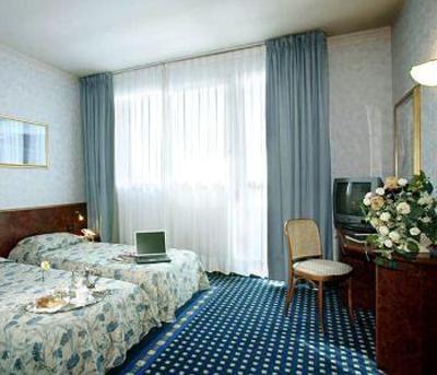 фото отеля Nettuno Hotel Bologna