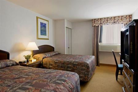 фото отеля Quality Inn & Suites Airport Mississauga