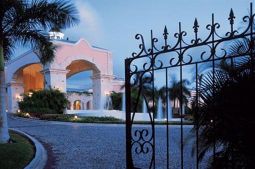 фото отеля Royal Hideaway Playacar & Occidental Resorts