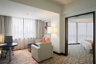 фото отеля Holiday Inn Express City Centre Dalian