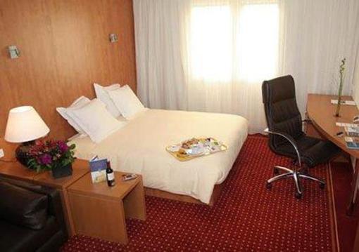 фото отеля Quality Suites Bordeaux Aeroport