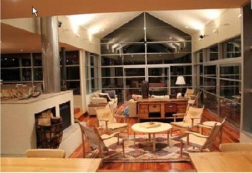 фото отеля Whare Kea Lodge & Chalet