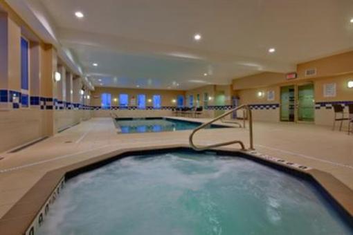 фото отеля Holiday Inn Express & Suites Kincardine