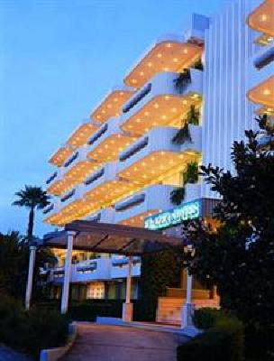фото отеля Blazer Suites Hotel