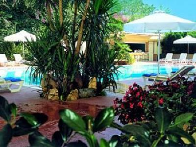 фото отеля Blazer Suites Hotel